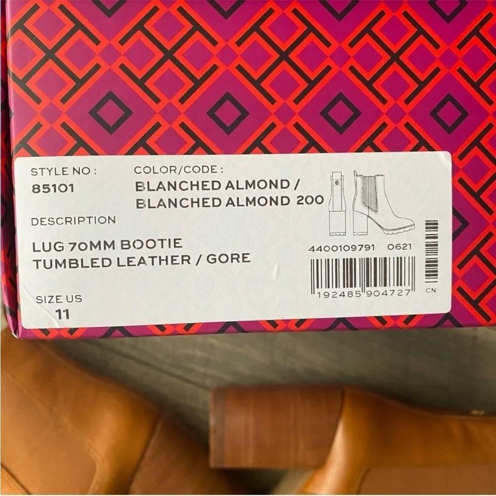 Tory Burch Lug 70MM Bootie Size 11 Leather Blanched Almond Brown Camel Tan NEW